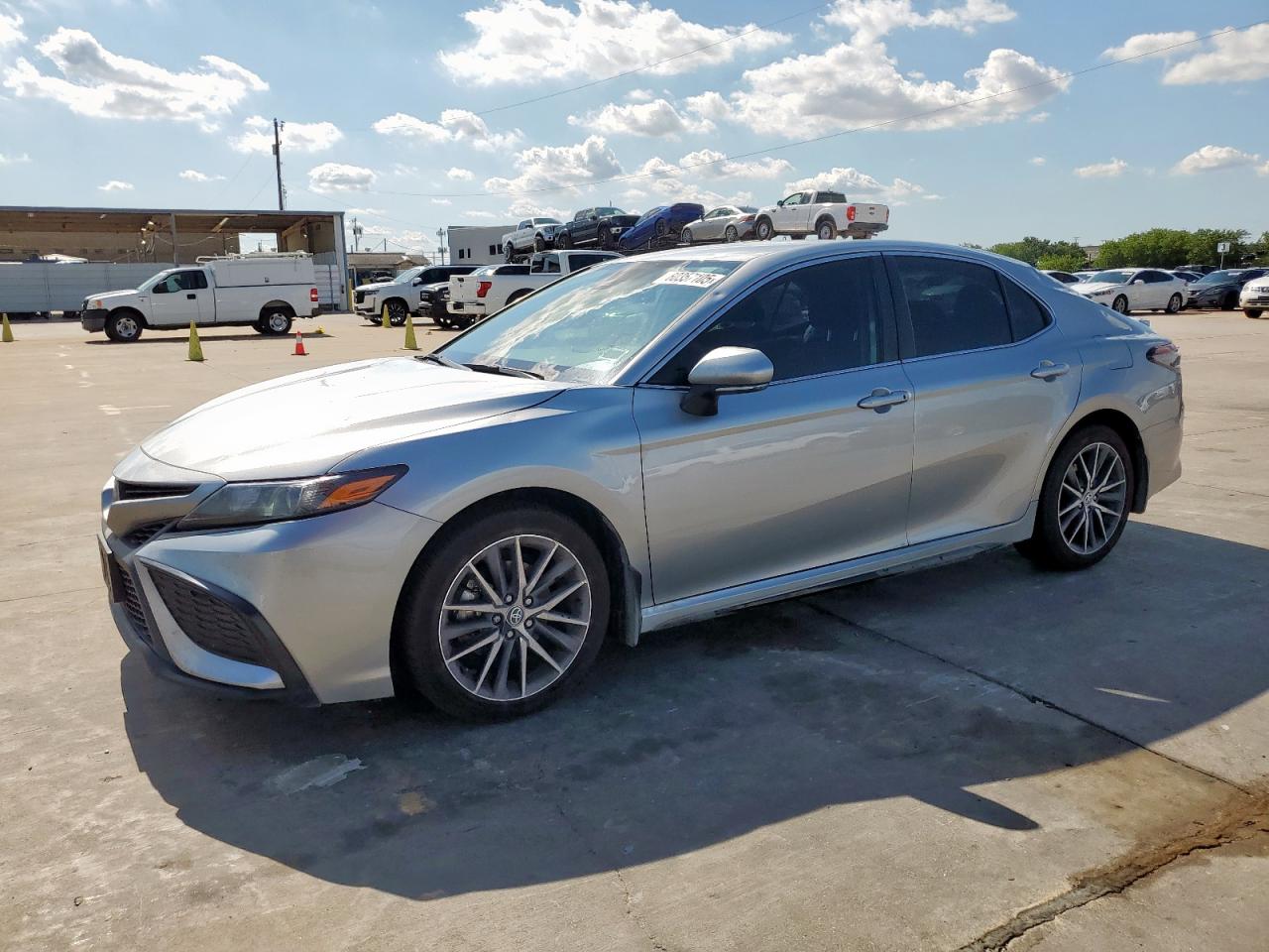 TOYOTA CAMRY SE NIGHT SHADE