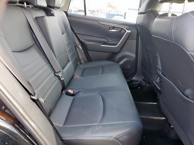 2020 TOYOTA RAV4 XLE P JTMC1RFV5LD056630