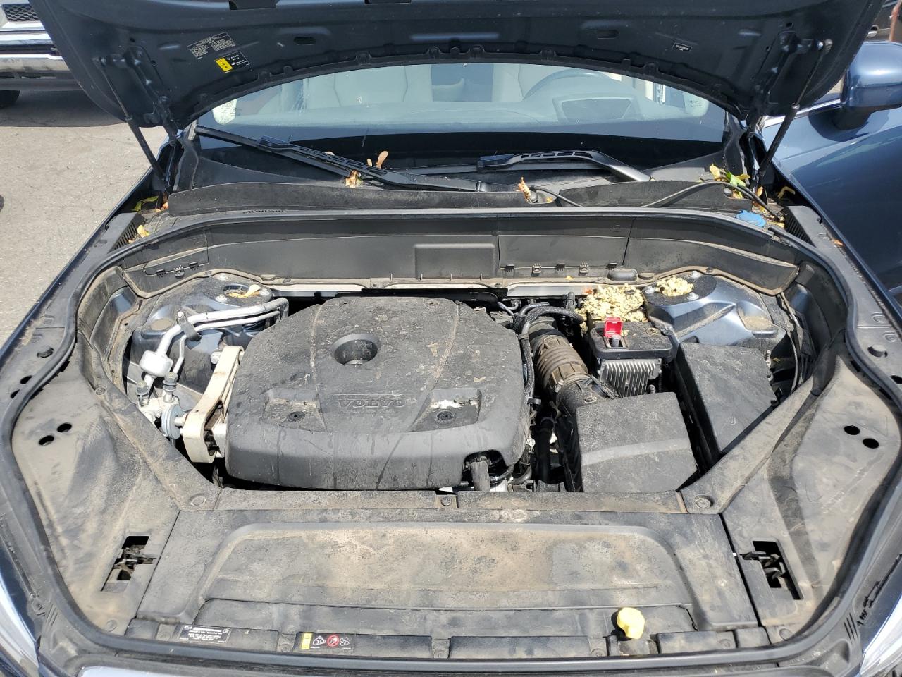 VOLVO XC90 T6 MOMENTUM