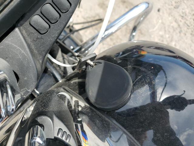 2019 HARLEY-DAVIDSON FLHX 1HD1KBC14KB647571