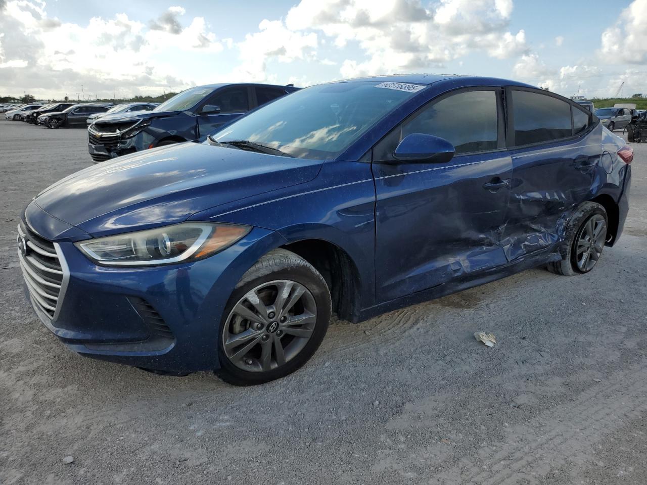 HYUNDAI ELANTRA SE