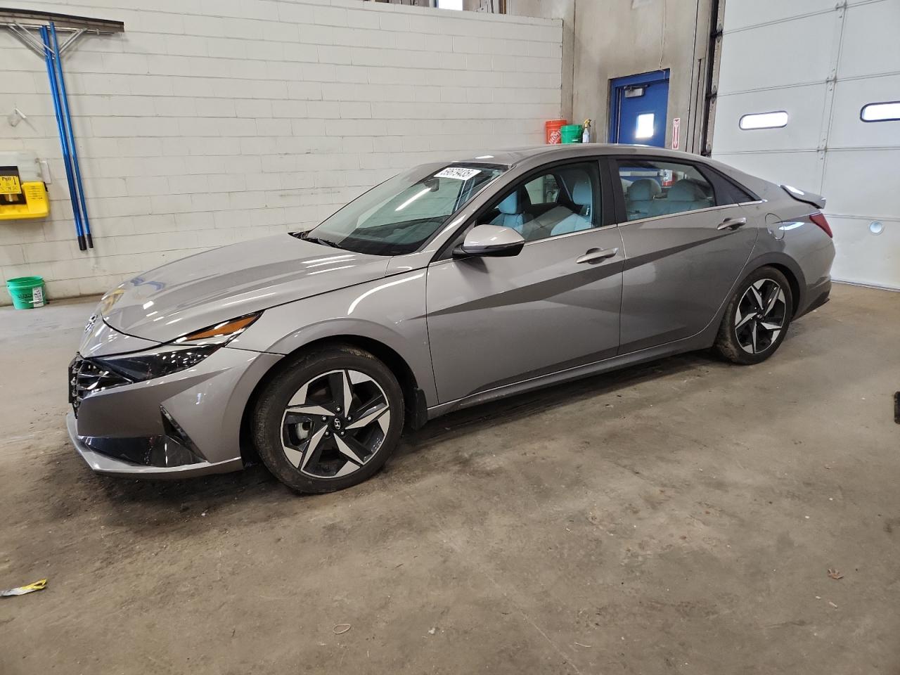 HYUNDAI ELANTRA LIMITED