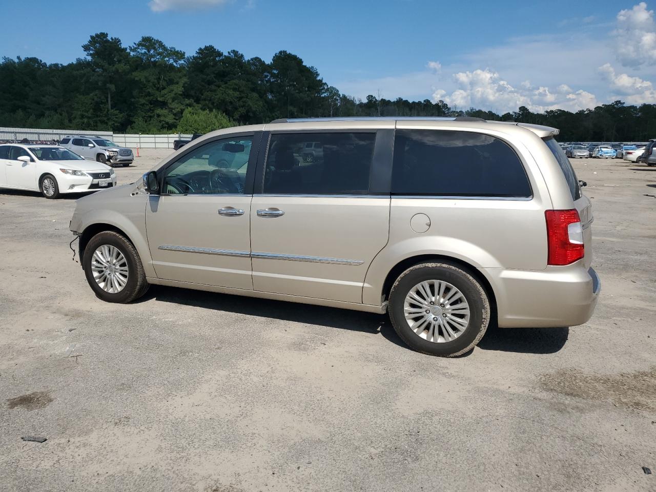CHRYSLER TOWN & COUNTRY LIMITED