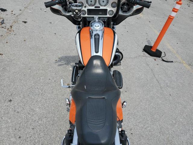 2010 HARLEY-DAVIDSON FLHX 1HD1KB414AB652475