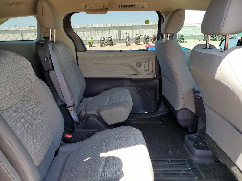 2021 TOYOTA SIENNA LE 5TDKRKEC2MS019245
