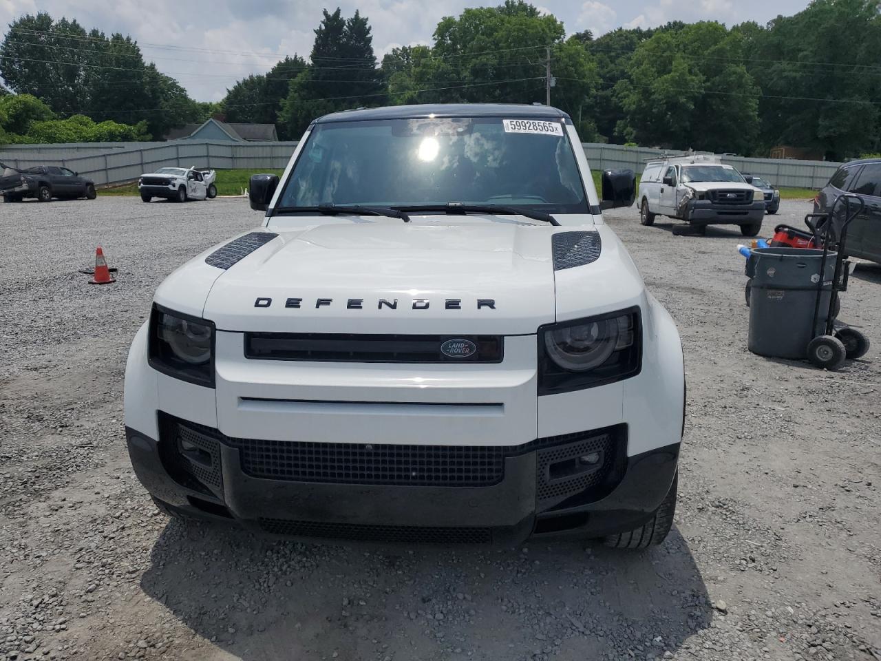 LAND ROVER DEFENDER 110 X-DYNAMIC SE