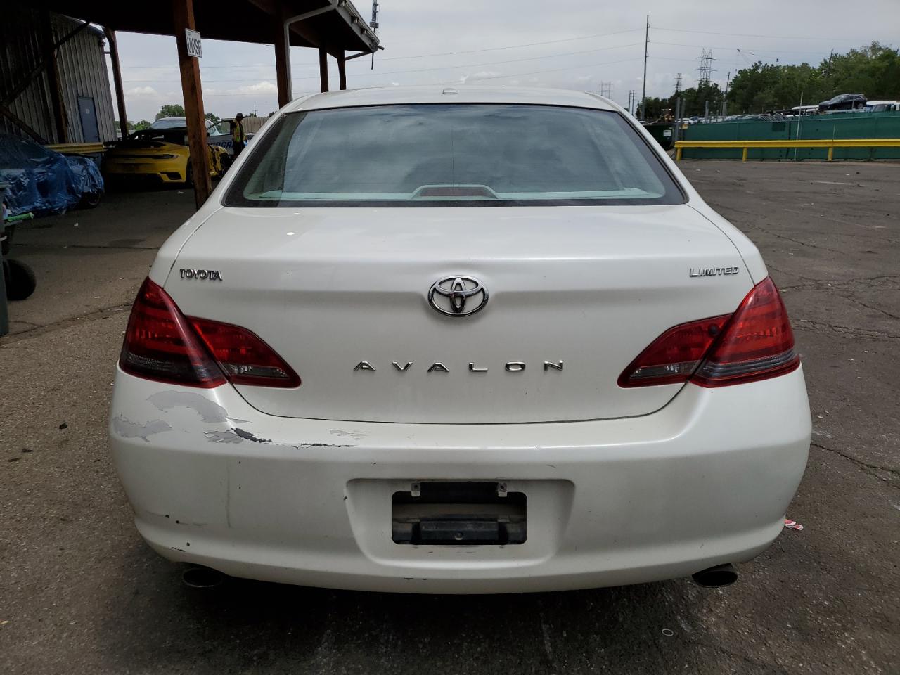 TOYOTA AVALON XL