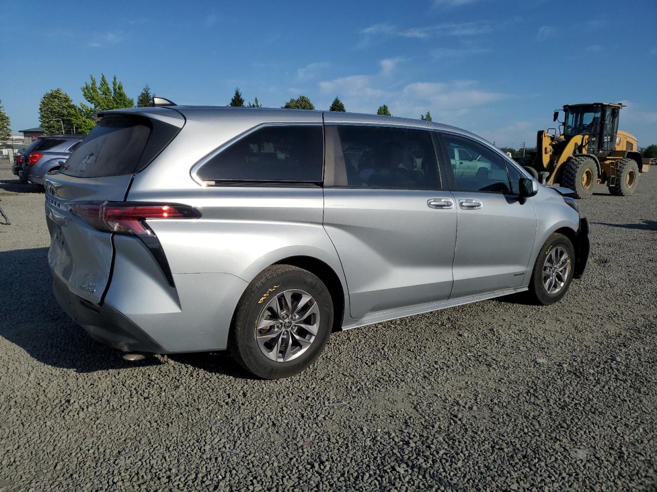TOYOTA SIENNA LE