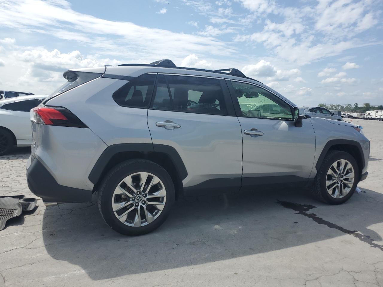 TOYOTA RAV4 XLE PREMIUM