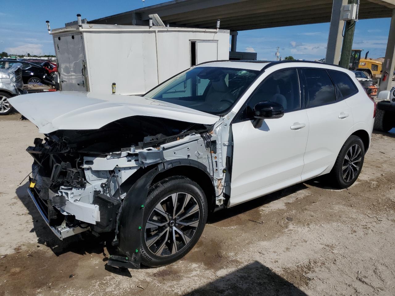 VOLVO XC60 CORE