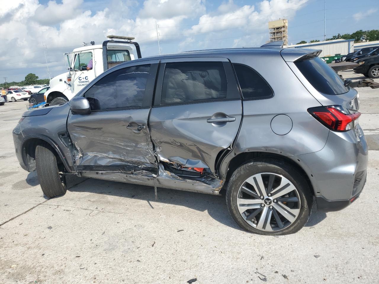 MITSUBISHI OUTLANDER ES