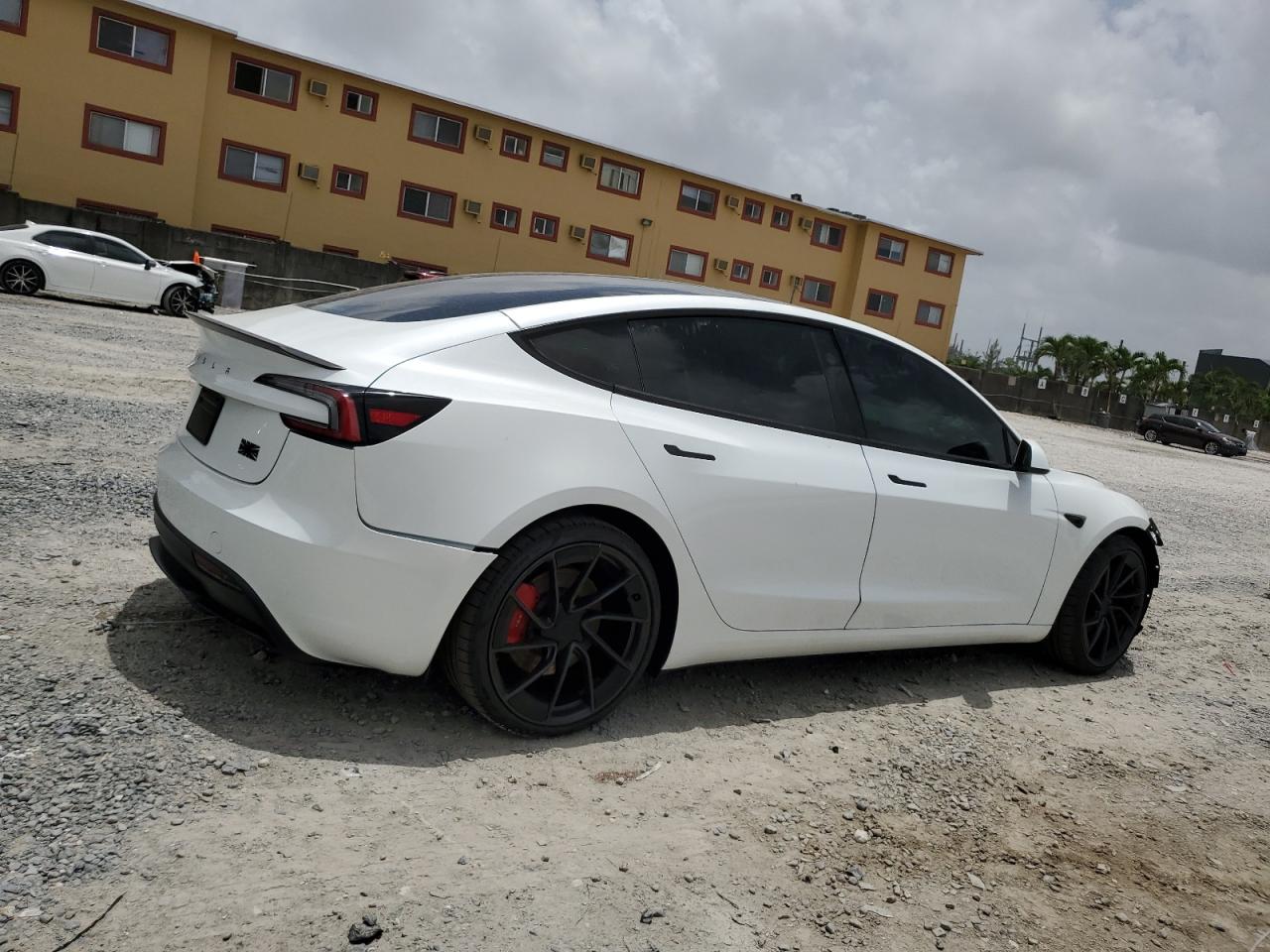 Tesla Model 3 2024