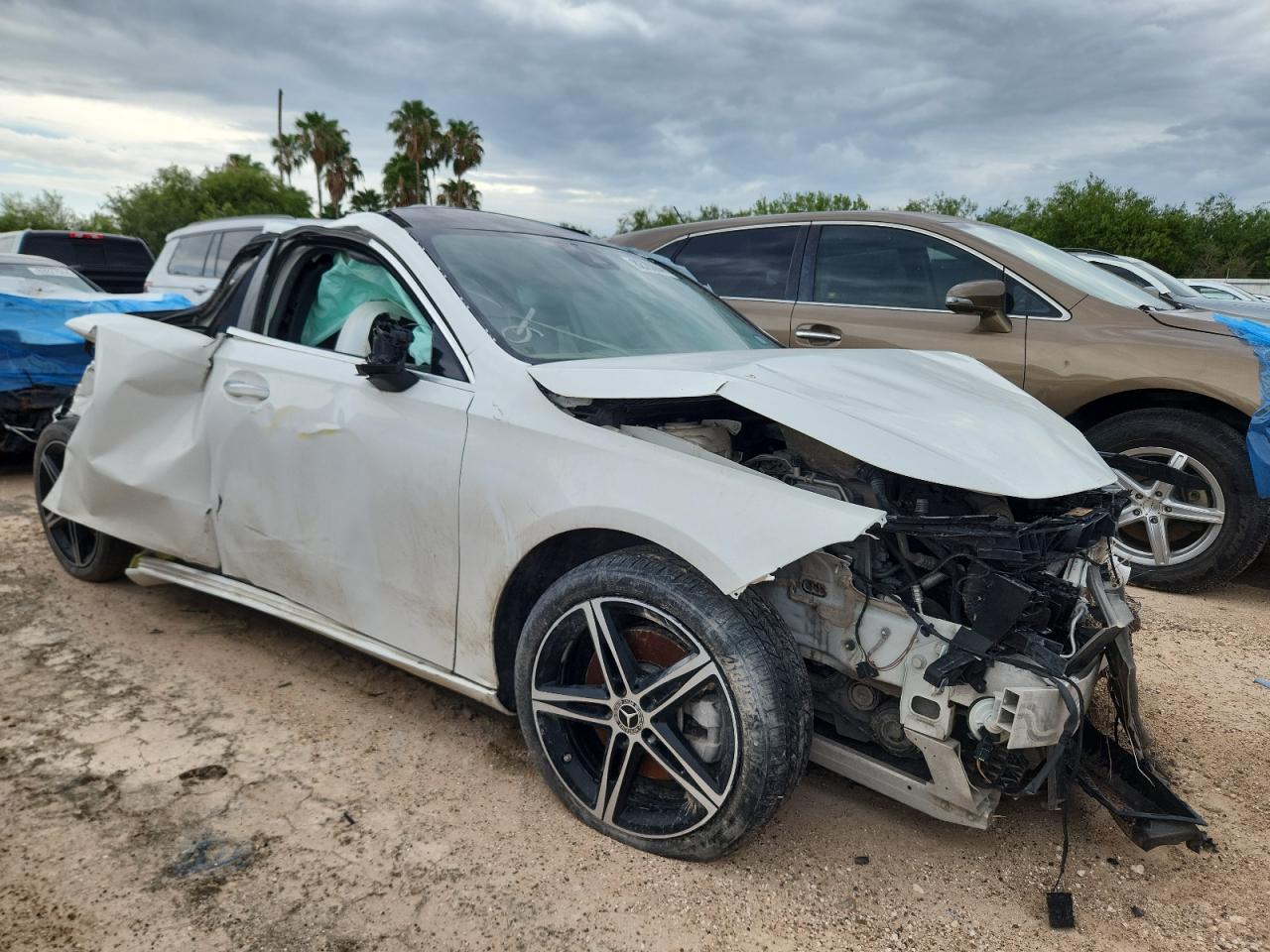 MERCEDES-BENZ A-CLASS 220