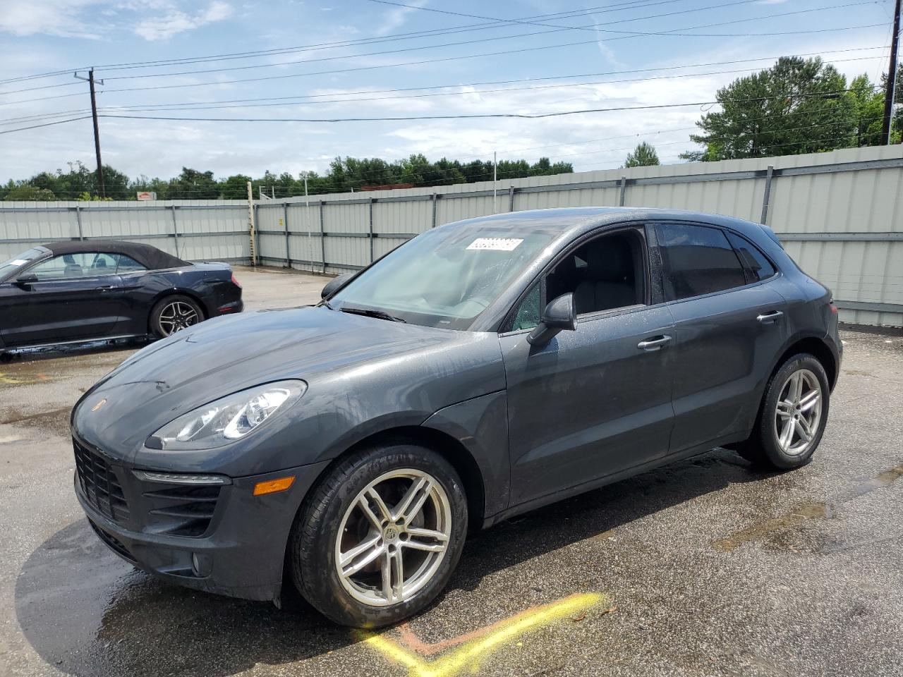 PORSCHE MACAN