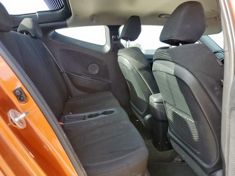 2016 HYUNDAI VELOSTER KMHTC6AD3GU282416