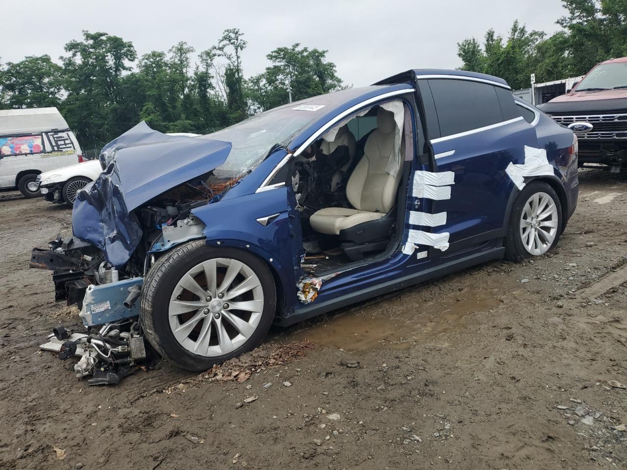 TESLA MODEL X