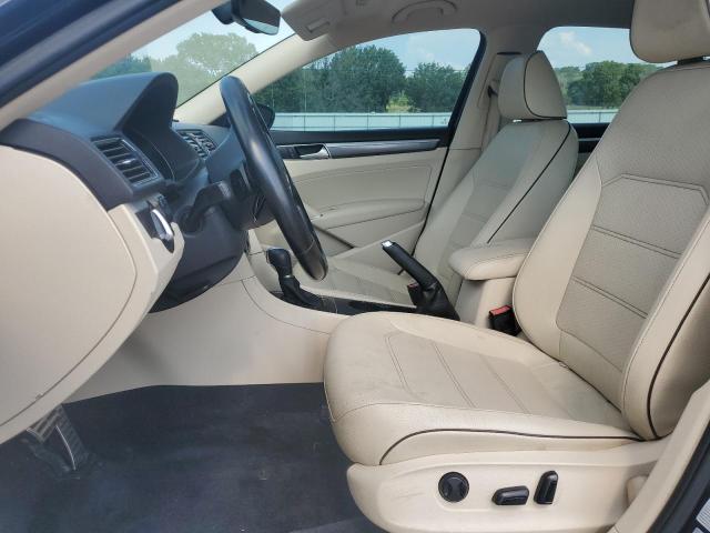 2017 VOLKSWAGEN PASSAT R-L 1VWDT7A30HC049815