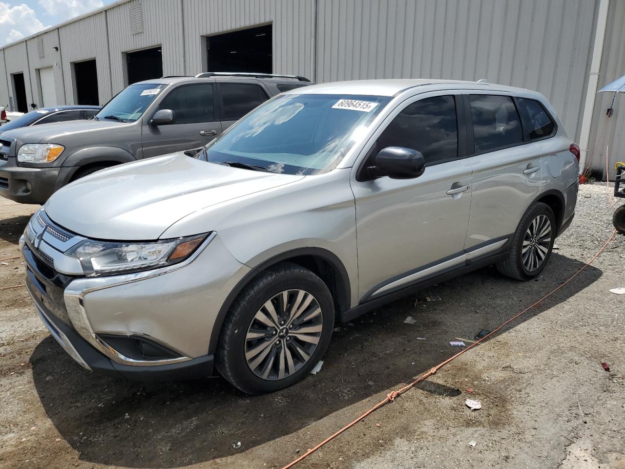 MITSUBISHI OUTLANDER ES