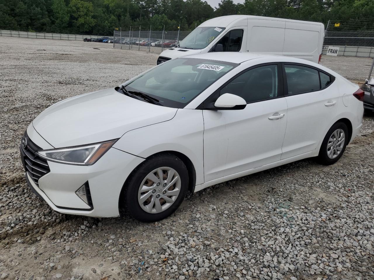 HYUNDAI ELANTRA SE