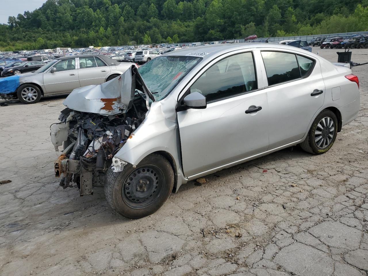 NISSAN VERSA S