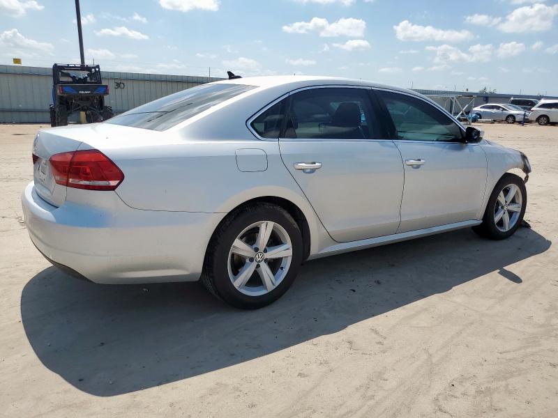 2015 VOLKSWAGEN PASSAT SE 1VWBT7A35FC030004