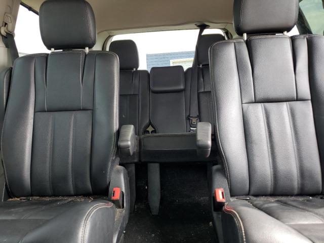 2016 CHRYSLER TOWN & COU 2C4RC1BG8GR306023