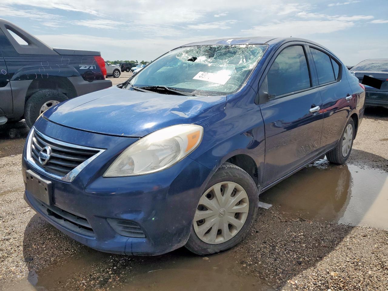 NISSAN VERSA S
