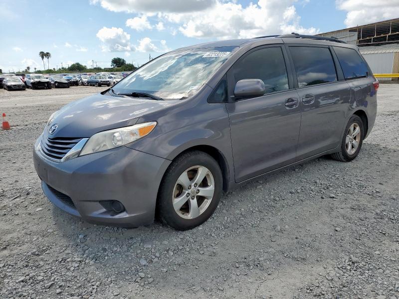TOYOTA SIENNA LE