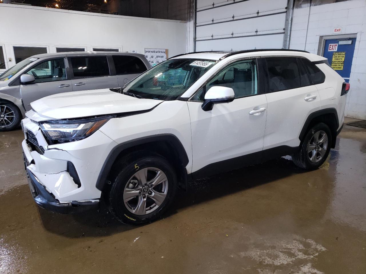 TOYOTA RAV4 XLE