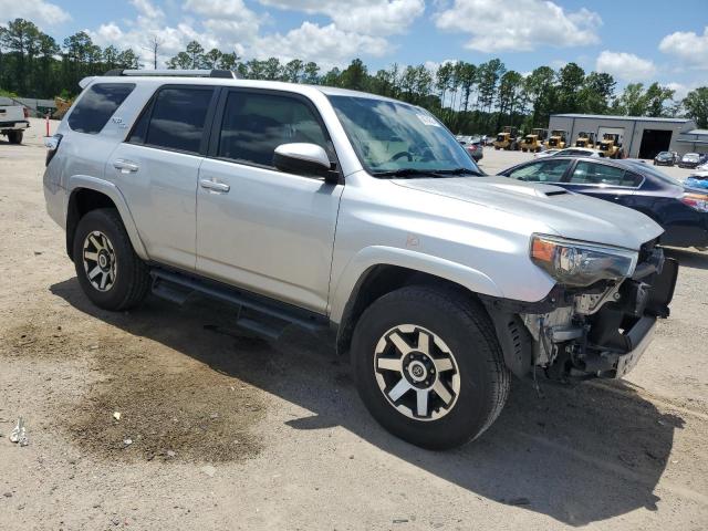 2018 TOYOTA 4RUNNER SR JTEBU5JR4J5602620