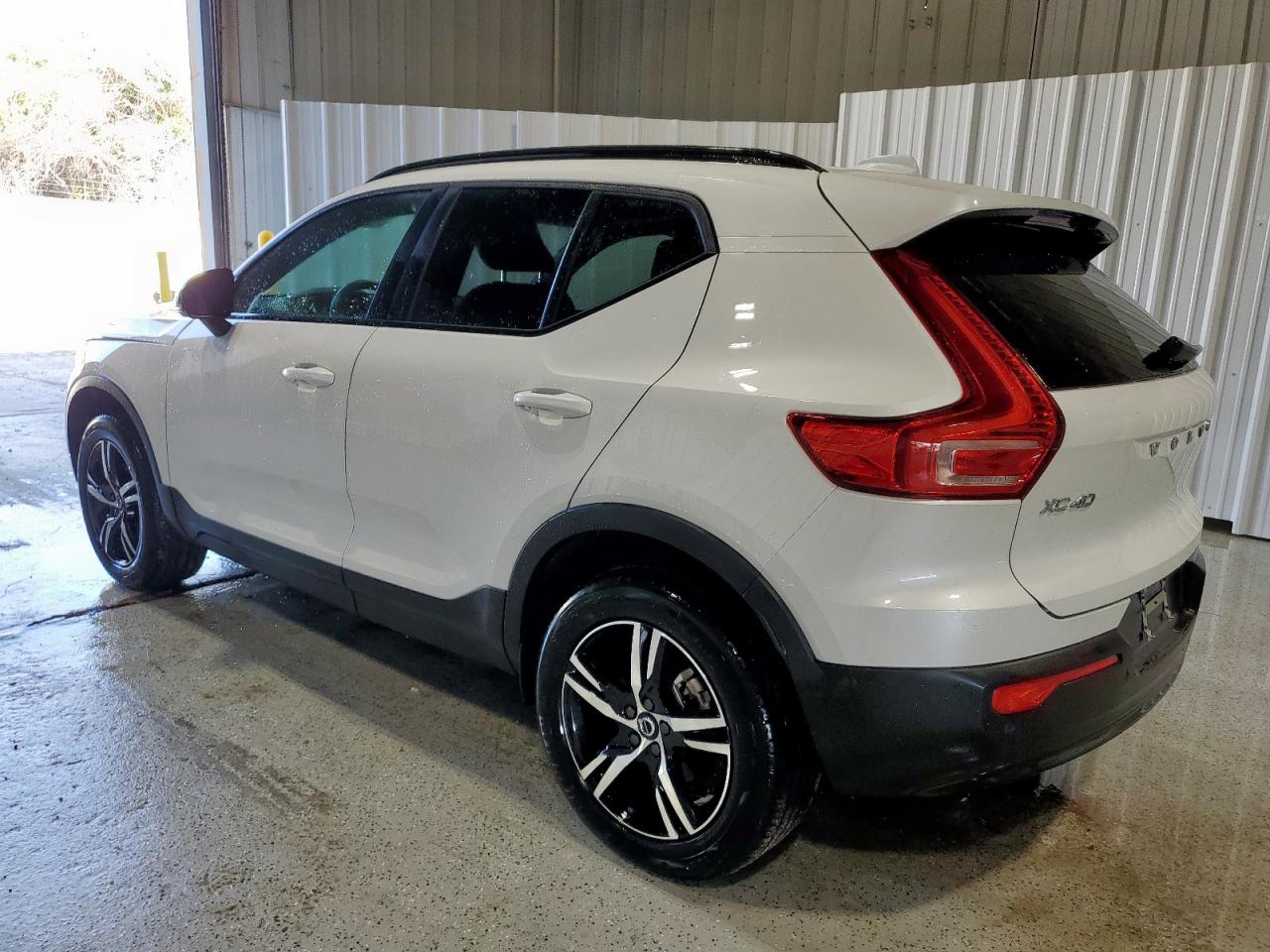 VOLVO XC40 CORE