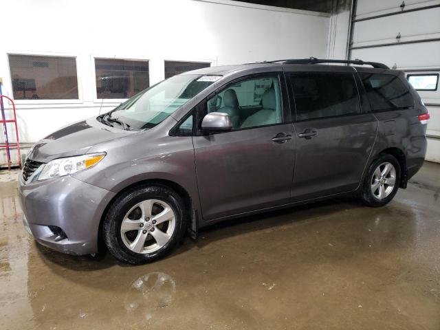 TOYOTA SIENNA LE