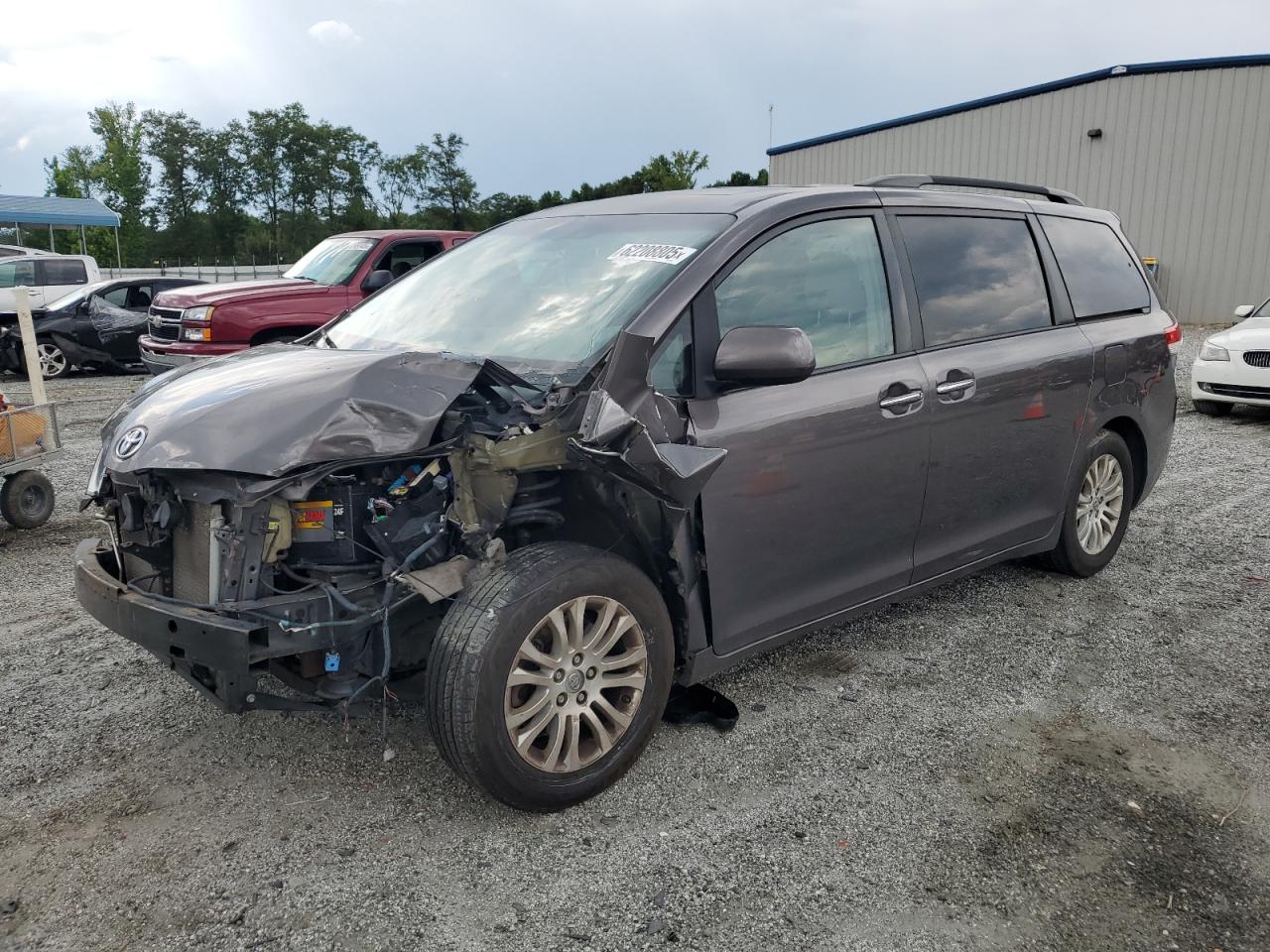 TOYOTA SIENNA XLE