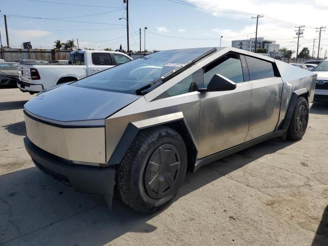 TESLA CYBERTRUCK