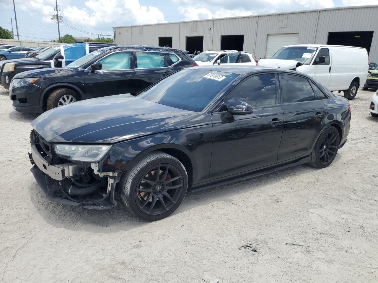 AUDI A4 ULTRA PREMIUM