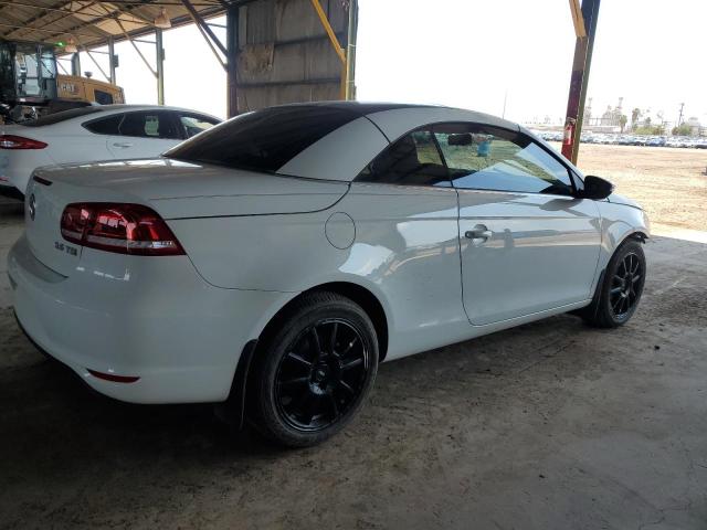 VOLKSWAGEN EOS KOMFOR 2015 white  gas WVWBW8AH9FV001976 photo #4
