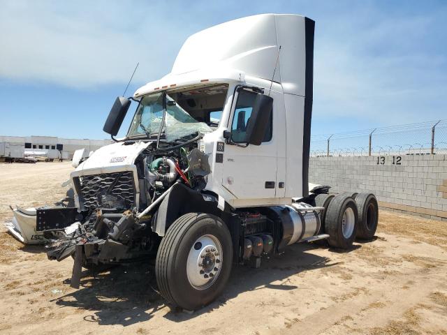 VOLVO VN VNL 2023 white  diesel 4V4NC9EH9PN339955 photo #3