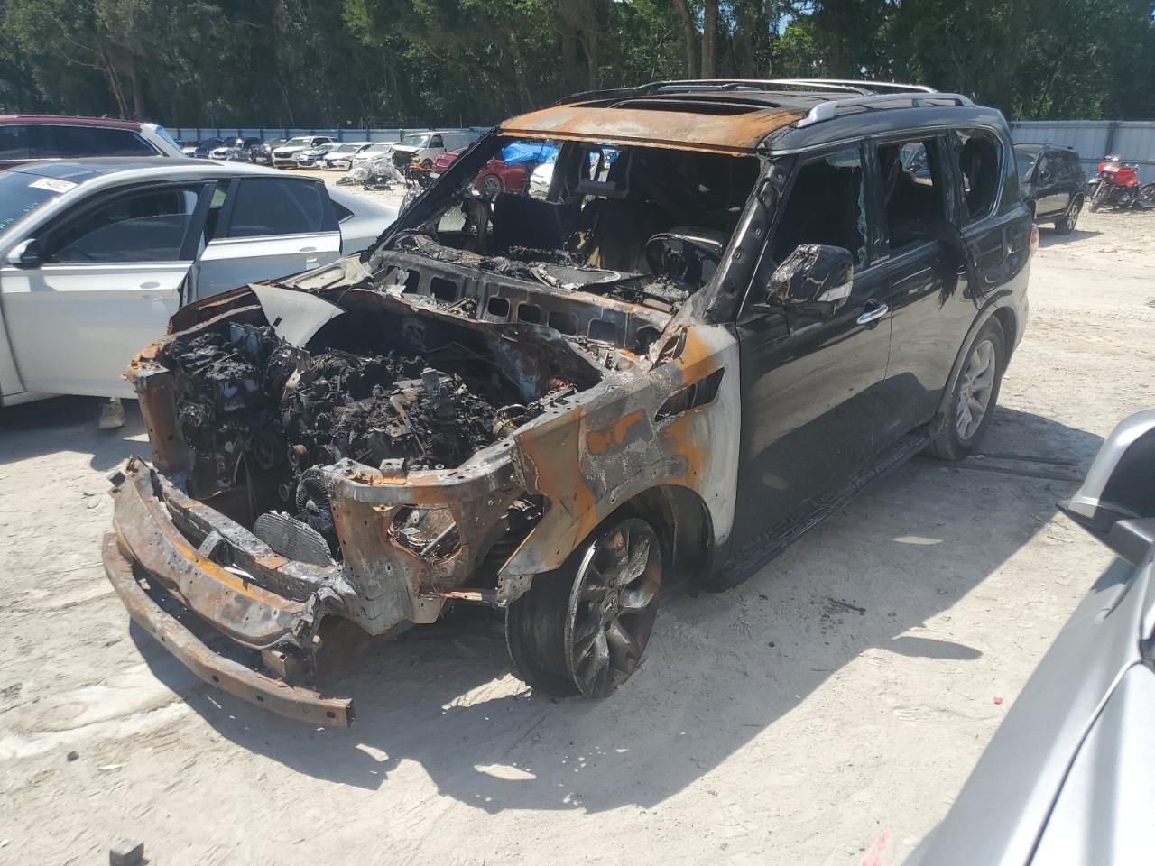 INFINITI QX56