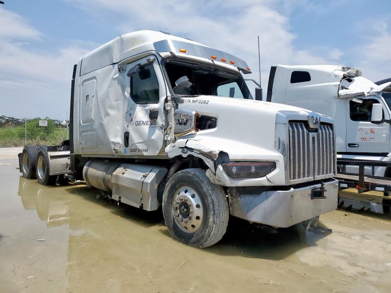 WESTERN STAR/AUTO CAR 49X CHASSI 2023 white  diesel 5KJJBWDR8PLNP3282 photo #1
