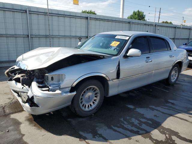 LINCOLN TOWN CAR C 2001 silver  gas 1LNHM83W81Y657911 photo #1