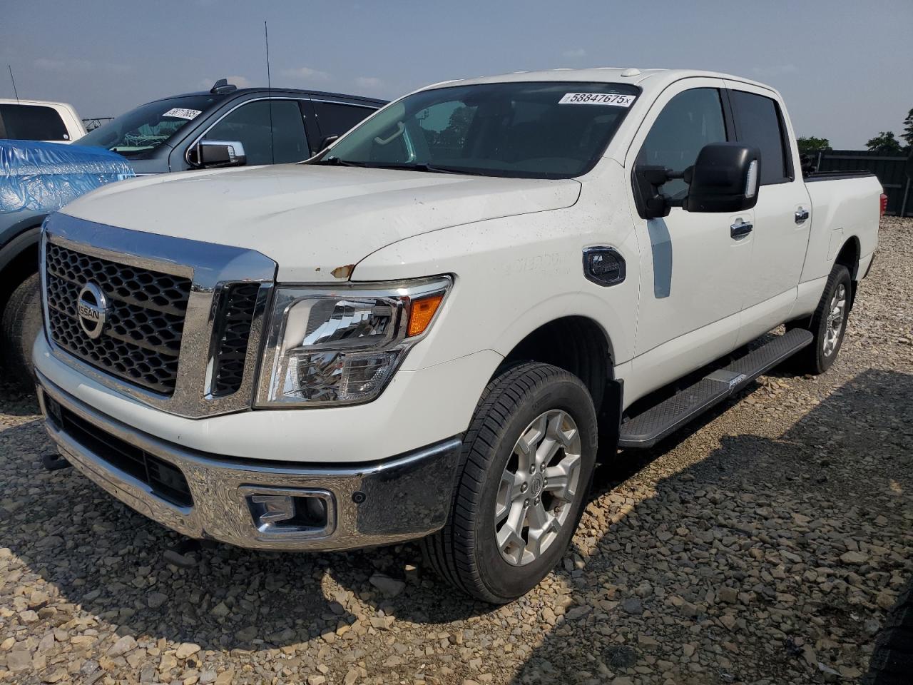 NISSAN TITAN SL