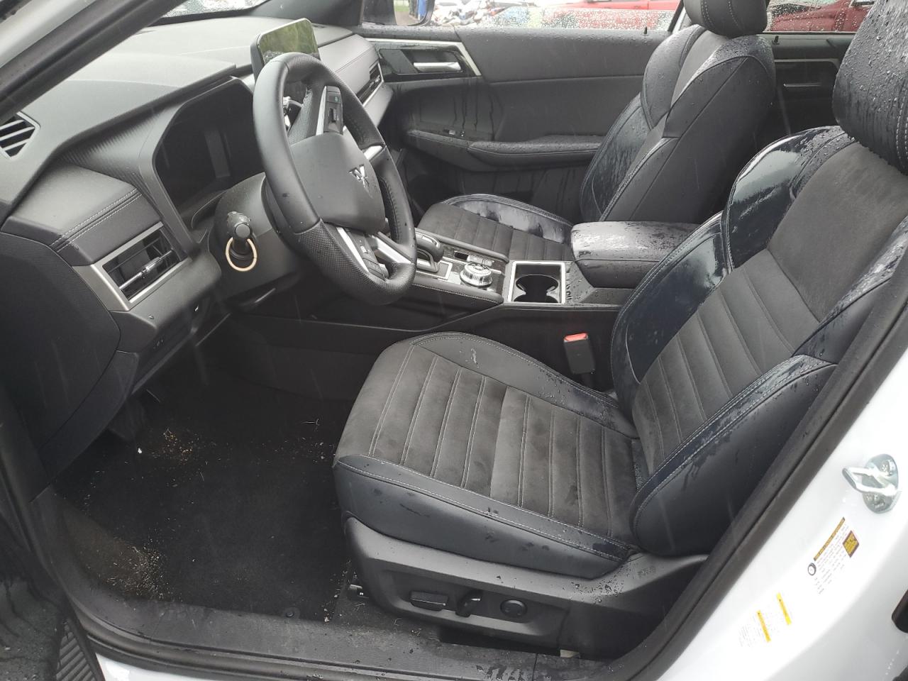 Mitsubishi Outlander 2024