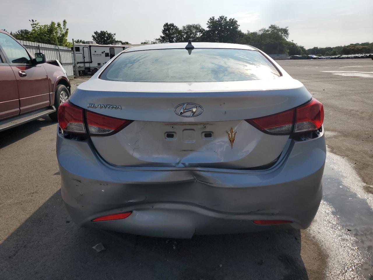 Hyundai Elantra gl 2013