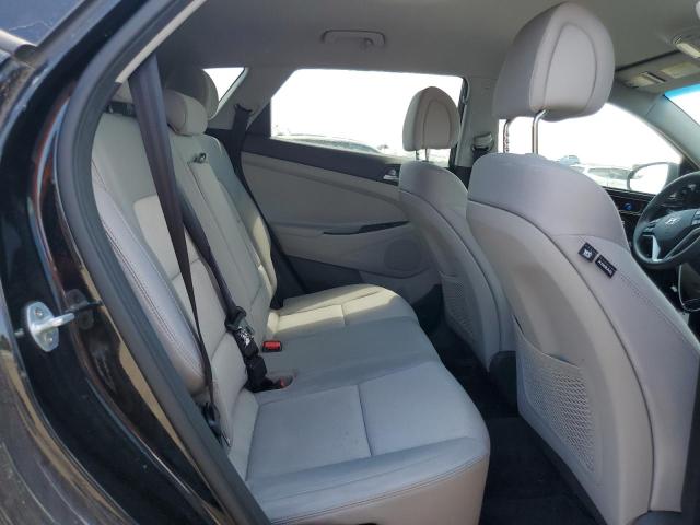 2018 HYUNDAI TUCSON SE KM8J23A47JU824312