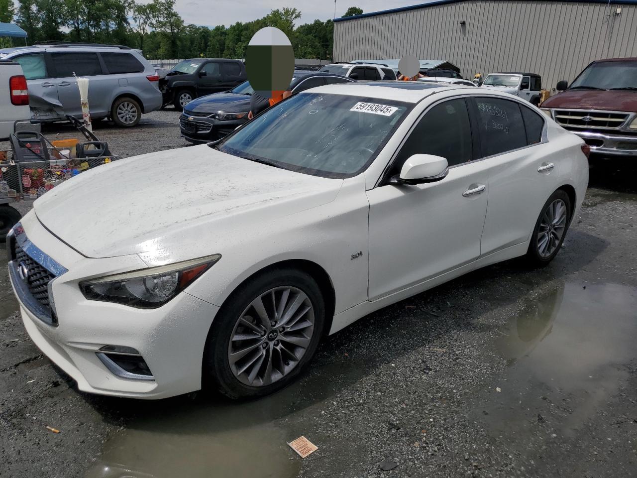 INFINITI Q50 LUXE