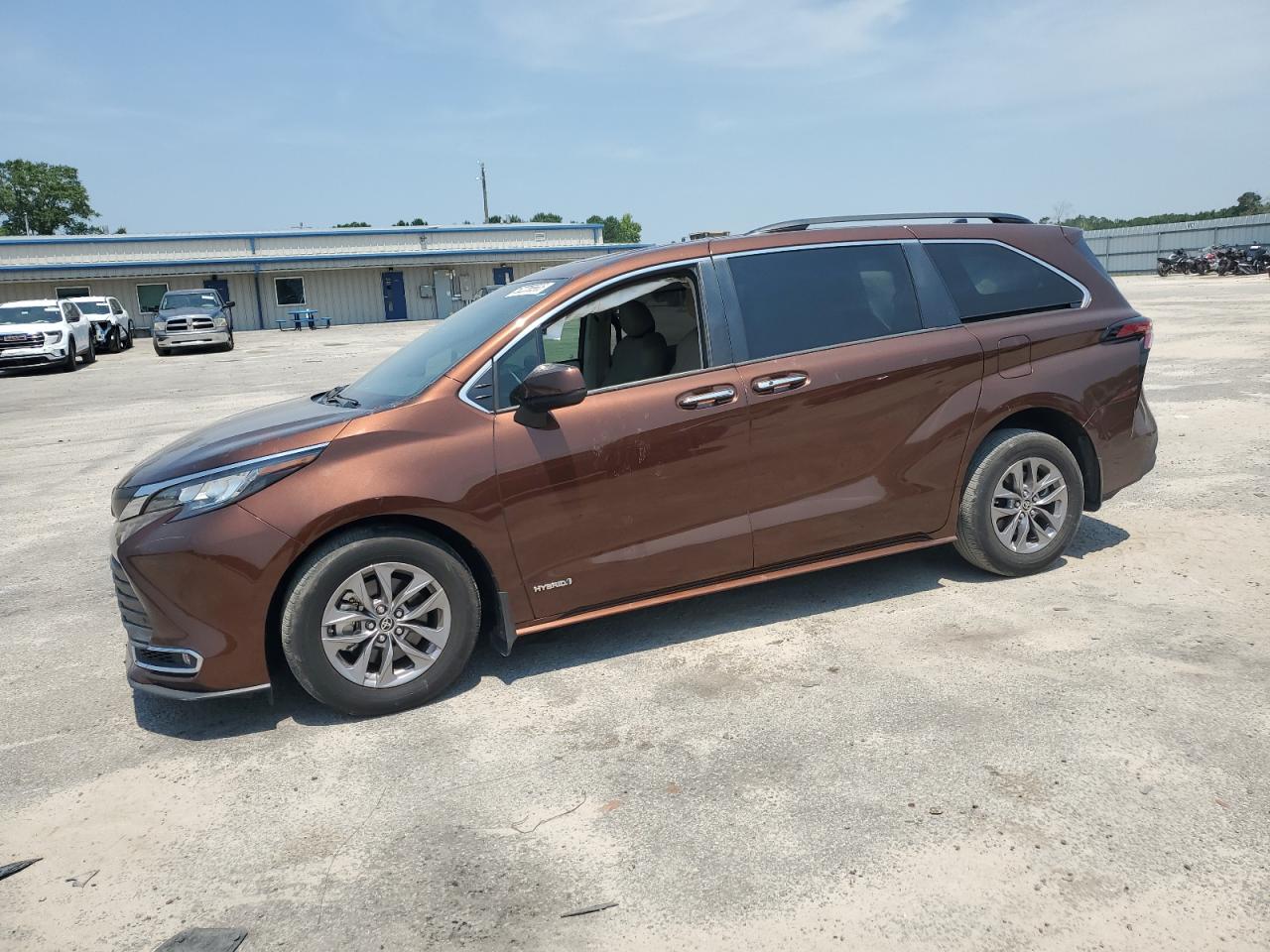 TOYOTA SIENNA XLE