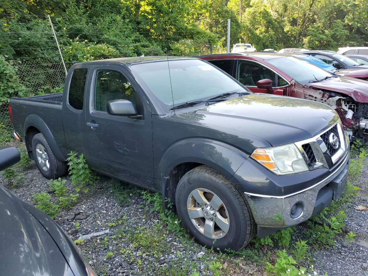 NISSAN FRONTIER SV