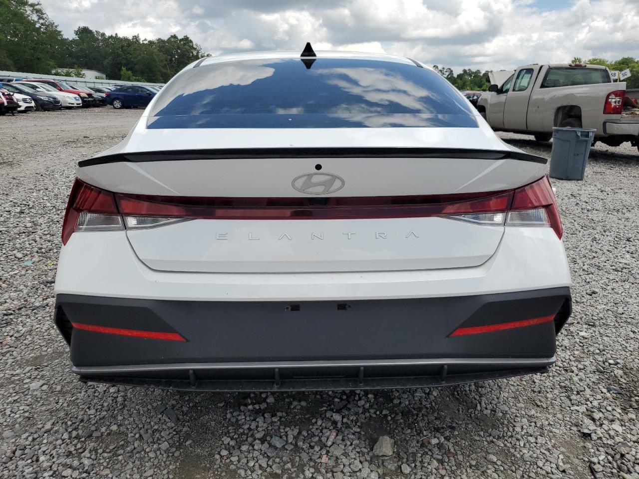 Hyundai Elantra se 2025