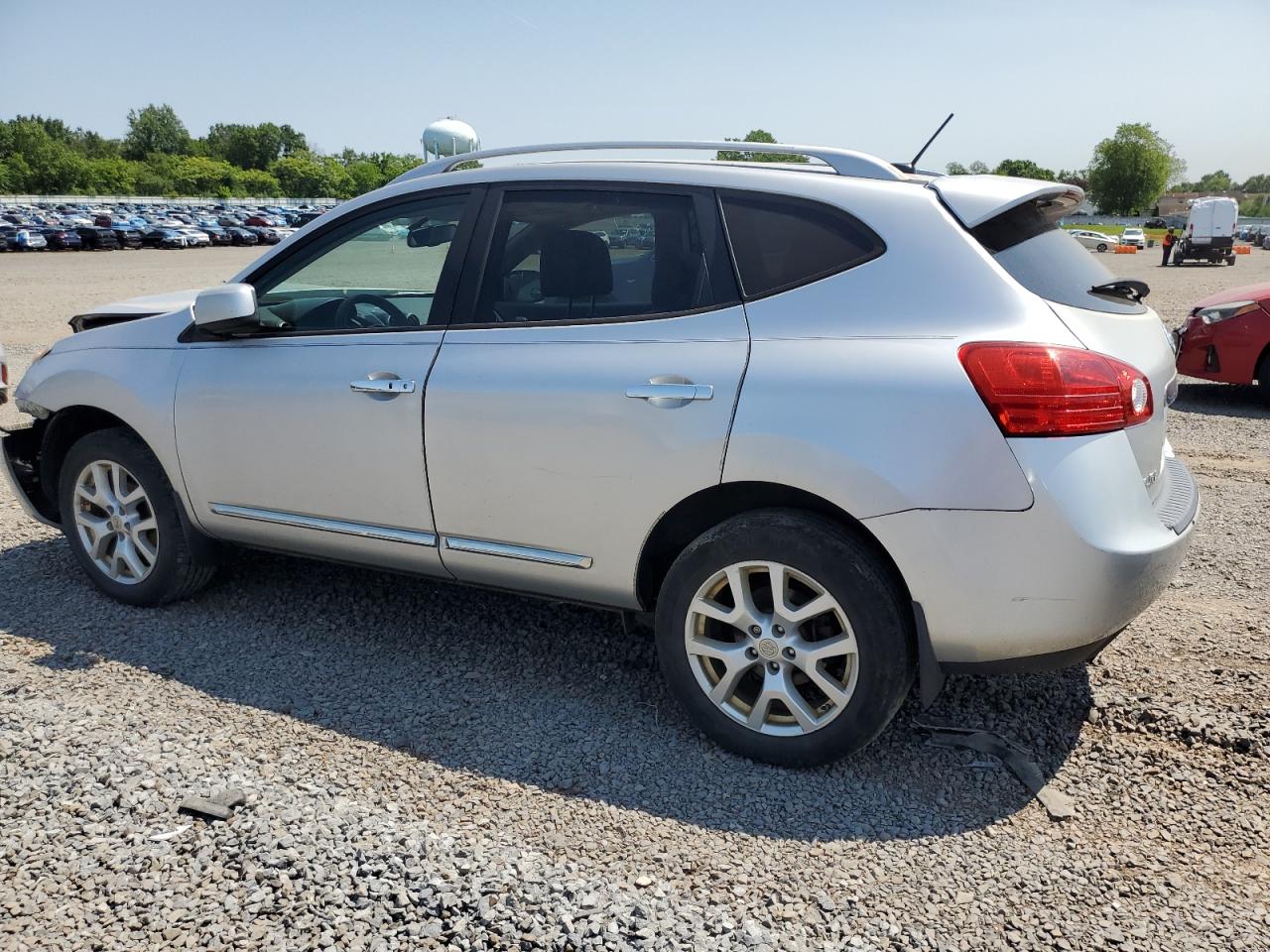 Nissan Rogue s 2011