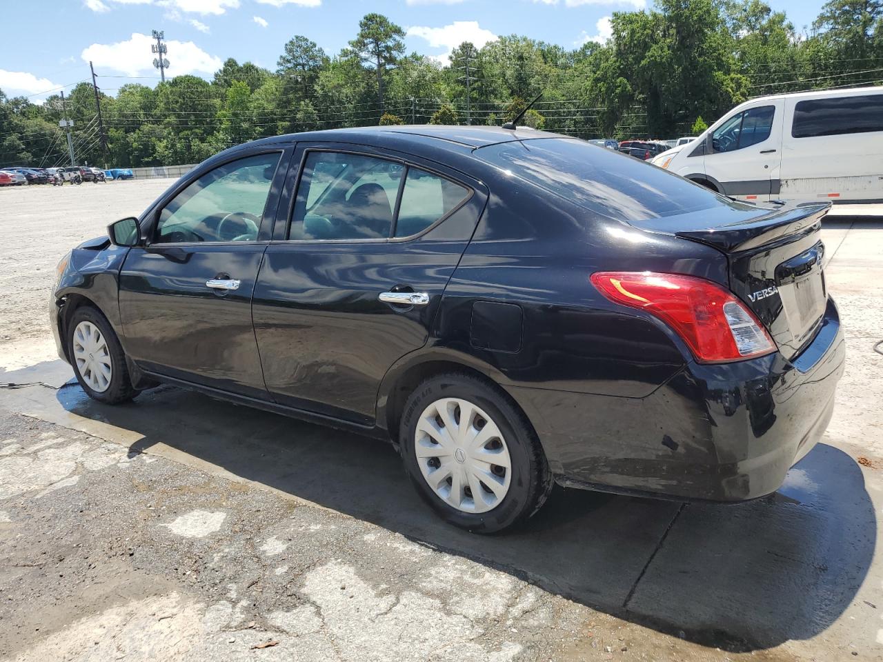 NISSAN VERSA S